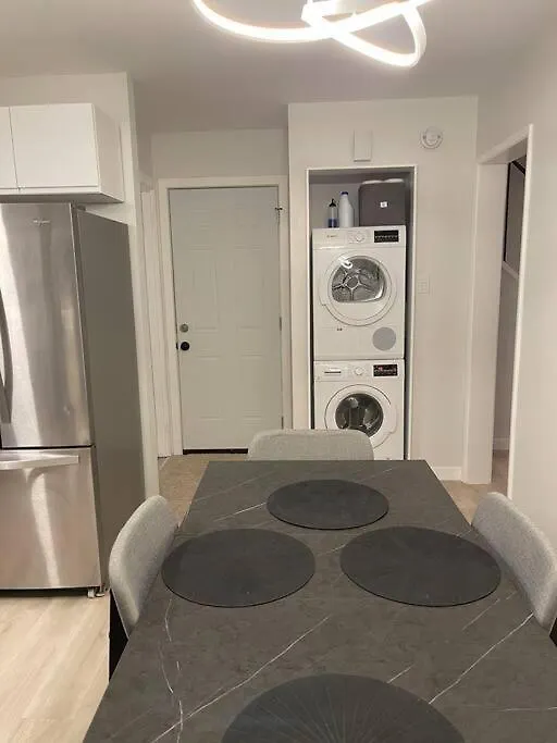 Beautiful And Spacious 3 Bdr 3 Beds Home Winnipeg Holiday home
